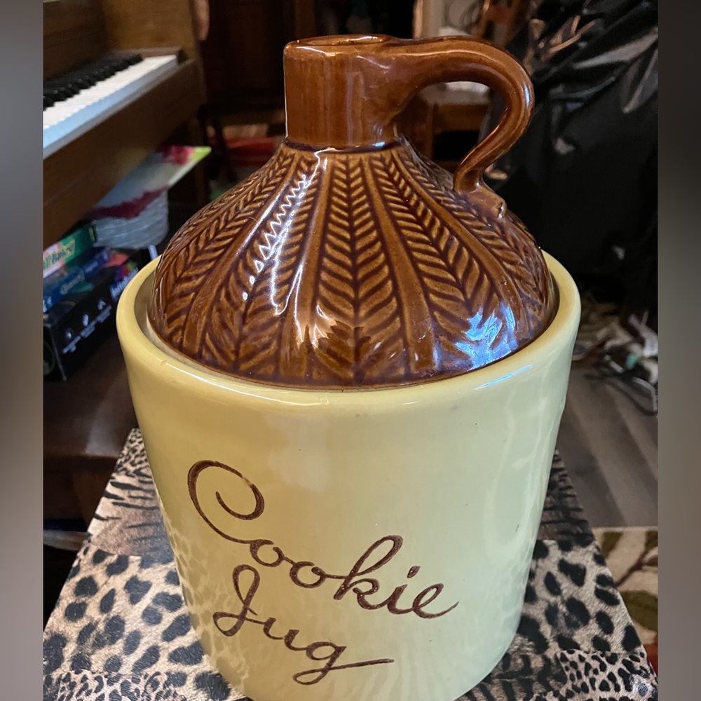 Vintage Monmouth Pottery brown jug cookie jar.